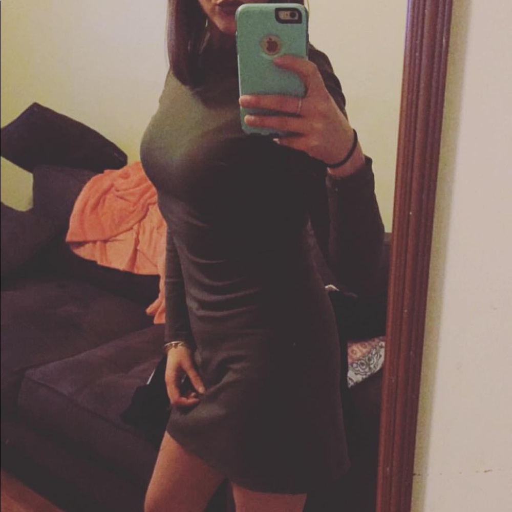 Army green long sleeve dress